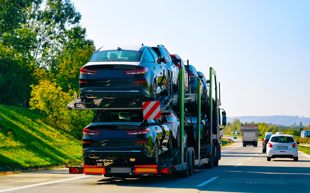 auto transport carrier with cars