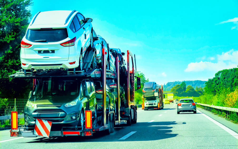 Texas to Florida car shipping truck with cars
